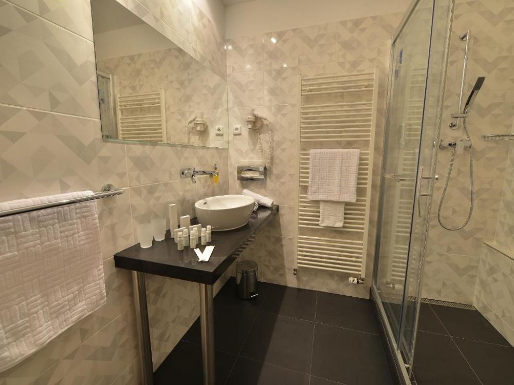 Junior Suite Superior, Ramada Airport Prague 4*