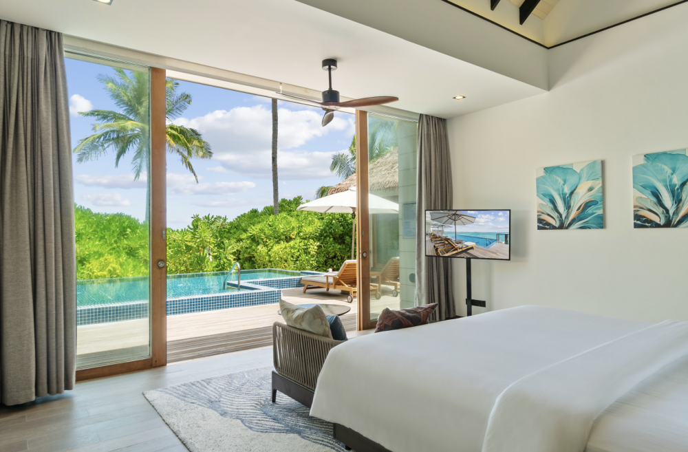 Beach Villa - 3 Bedrooms, Pool & Sunset View, Radisson Blu Maldives 5*