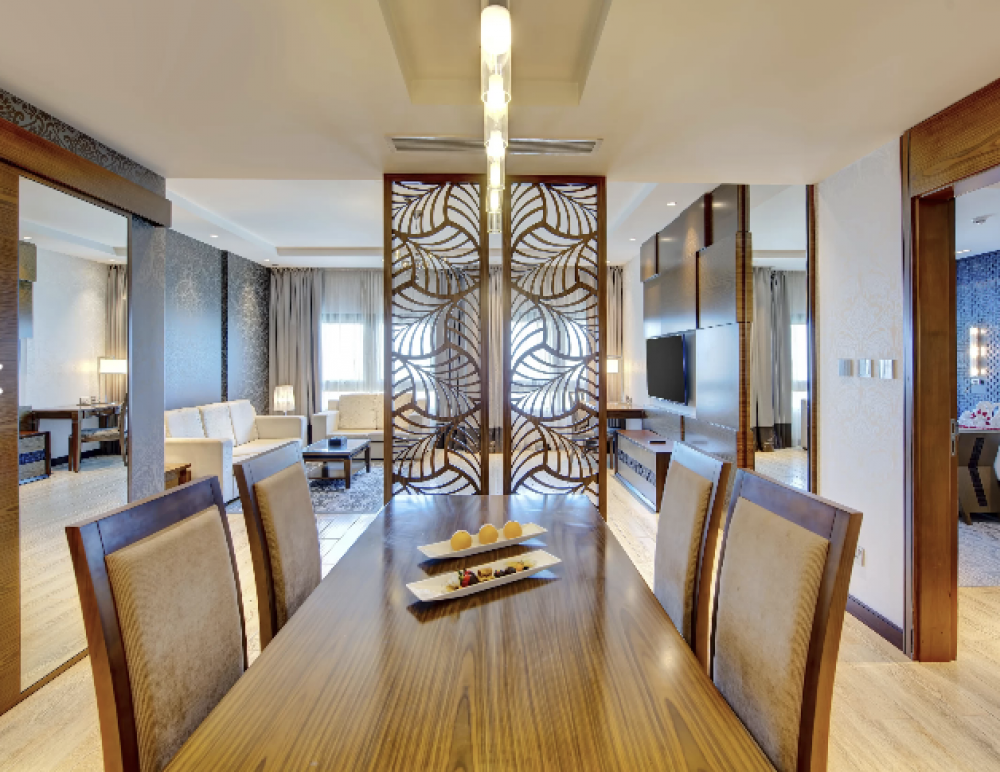 Deluxe Suite, Metropolitan Hotel Dubai 4*