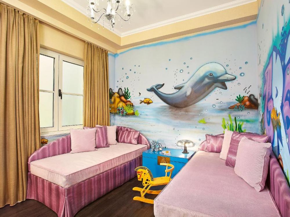 Family Graffiti Guestroom, Grecotel Pallas Athena 4*