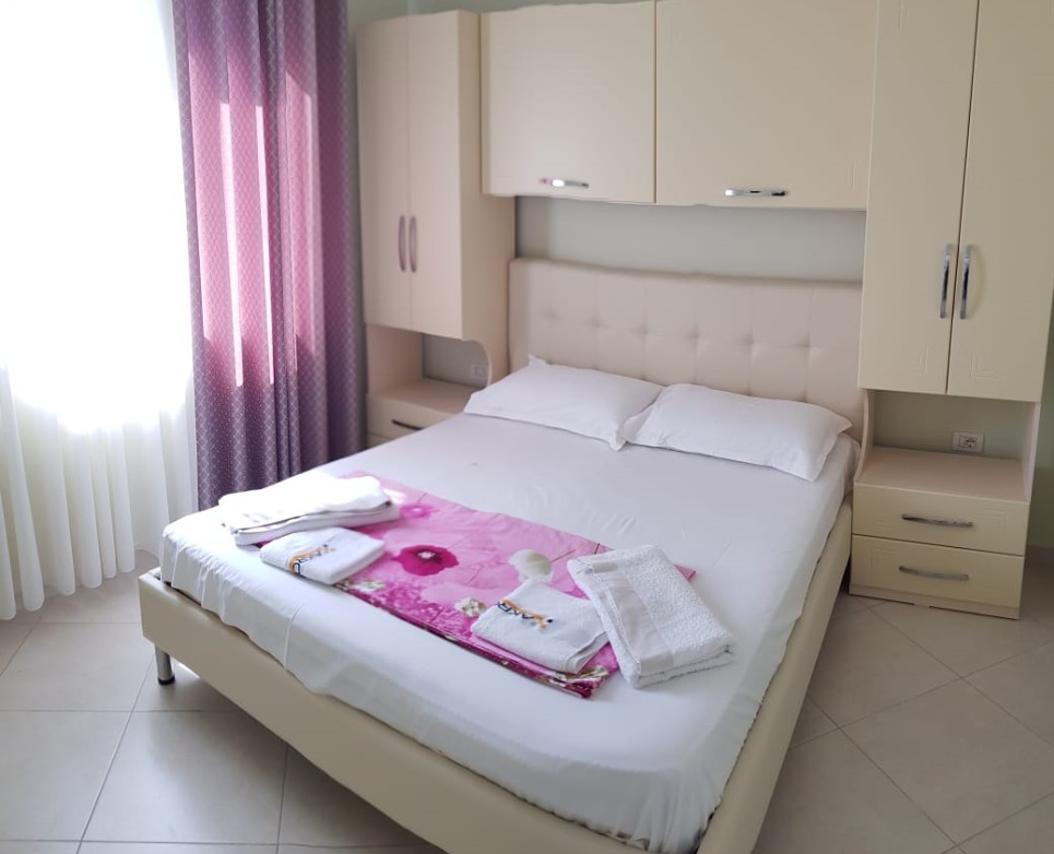 Apartments 1+1, Vila Mali i Robit 3*