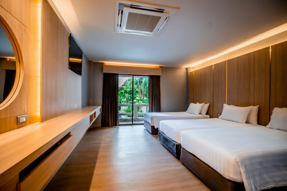 Deluxe Triple room, Thanthip Beach Resort 3*