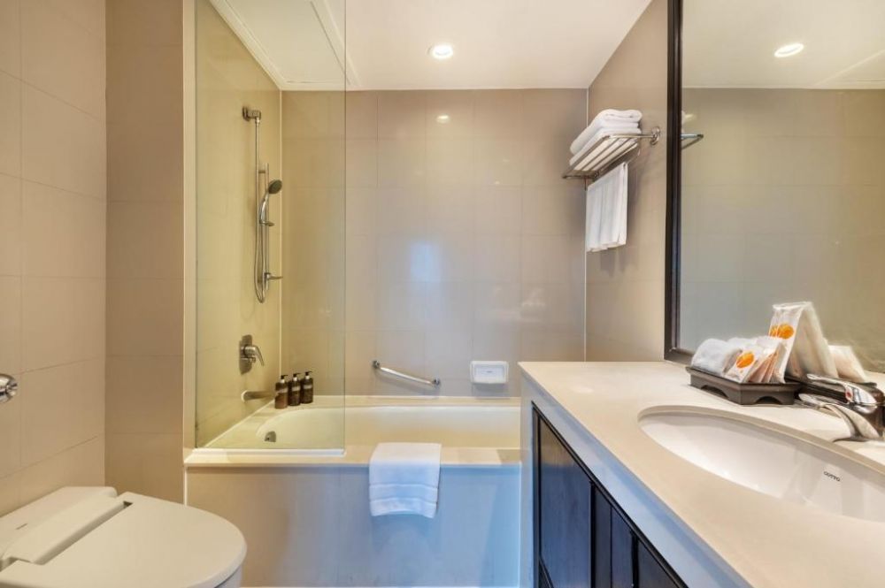 One Bedroom Suite, Bandara Suites Silom 4*