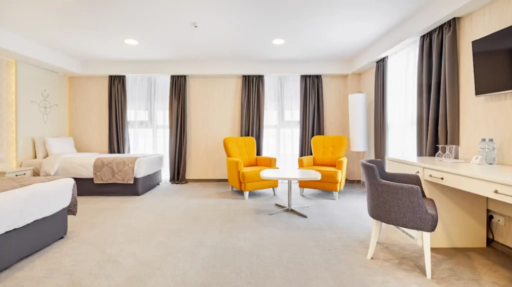 Junior Suite (Triple/Quad), Gallery Palace 4*