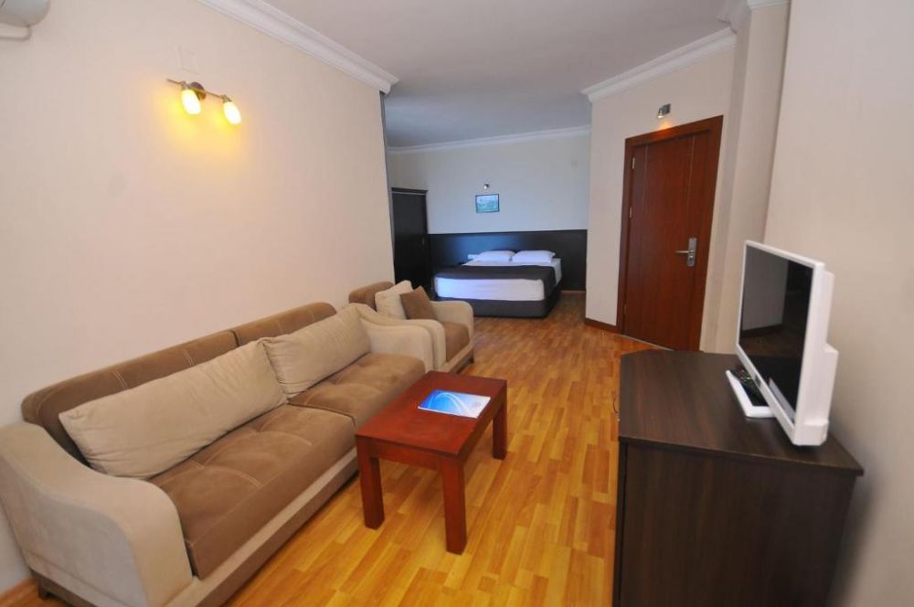 Deluxe Apartment MV and Balcony (Block C), Neptun 3*