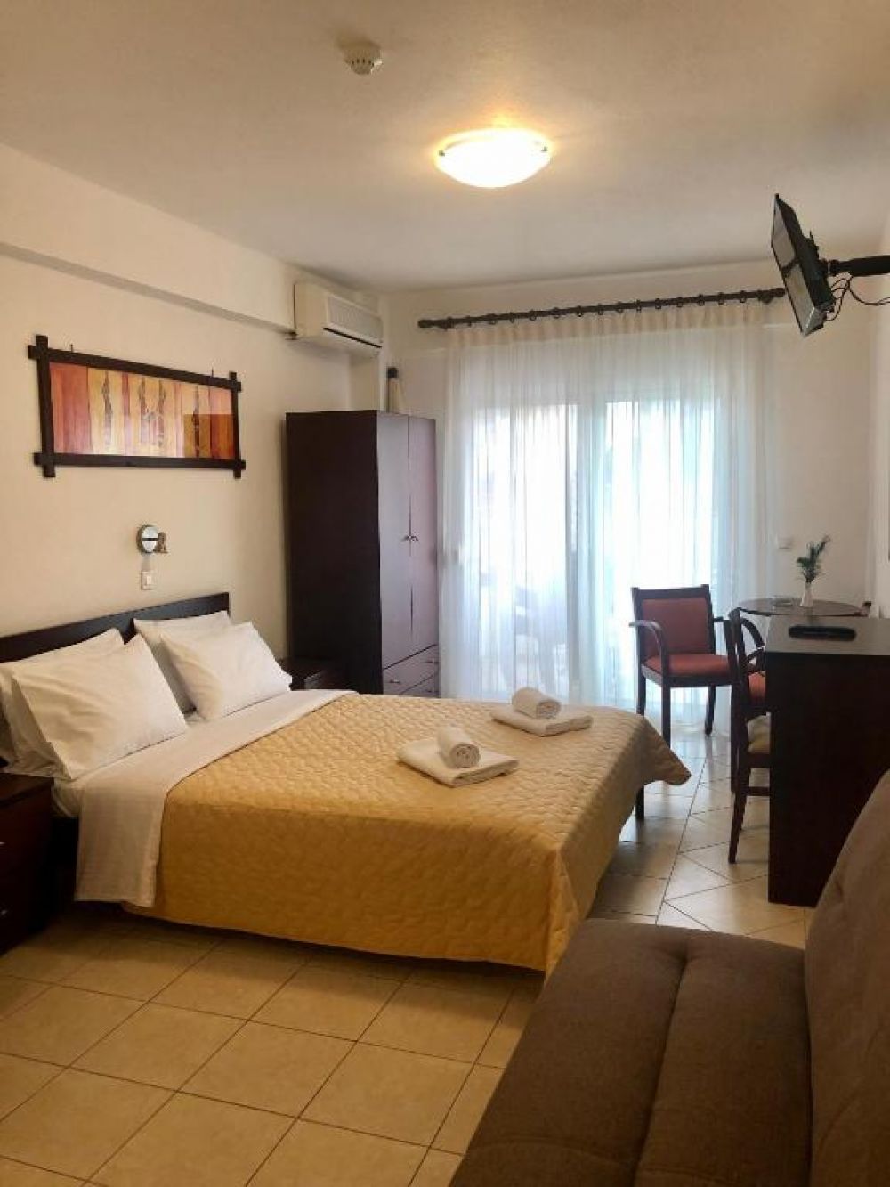 Studio Ground Floor With Jacuzzi, Melis Studios 4*