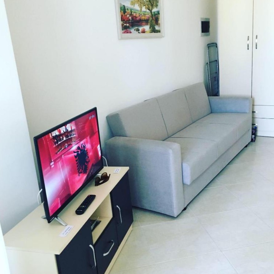 Studio Apartment, Erion' s Apartment 3*