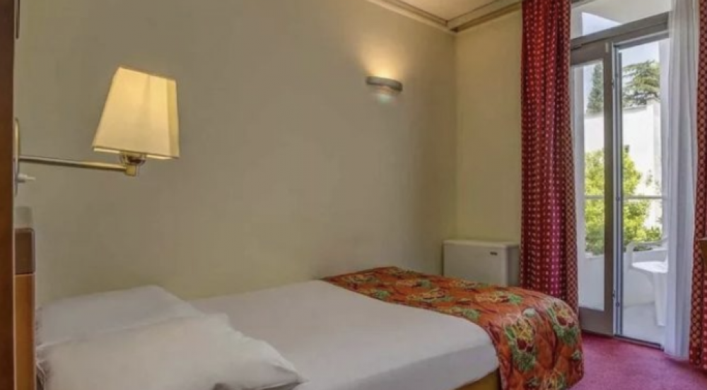 SINGLE ROOM, Hotel Niko 3*