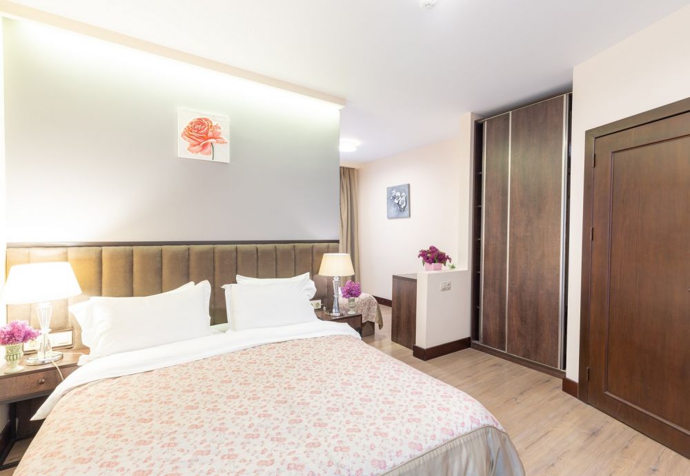 Deluxe TRPL, Elea Old Tbilisi 4*