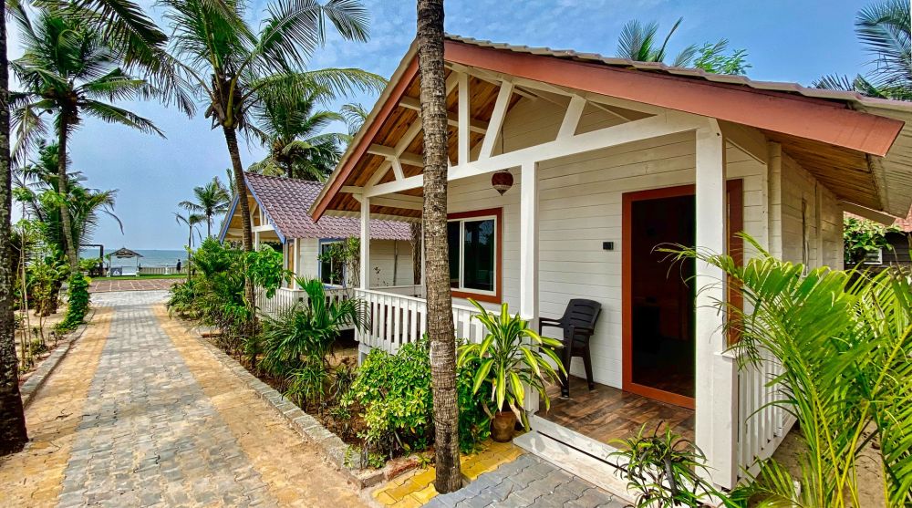 Wooden Cottage, Peles Fisherman Village 2*