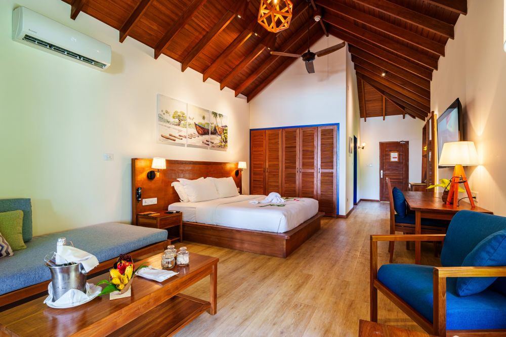 Deluxe 2-Bedroom Beach Suite, Reethi Faru Resort 4*