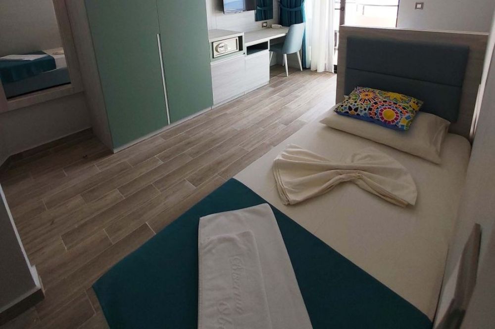 Family APP in Marina building Sea View, Pearl Beach 4*