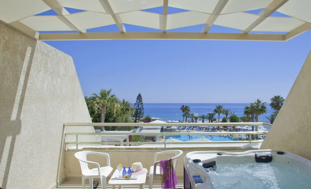 Superior Sea View Room with Jacuzzi, Golden Coast Beach Hotel 4*