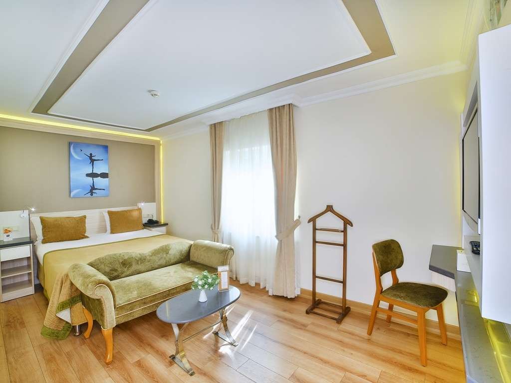 Standard, Bulvar Palas Hotel 4*