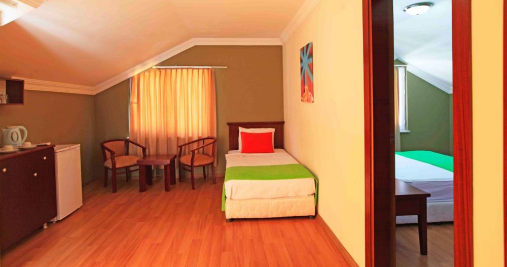 Family Suite Room 1, Sunlight Garden Hotel 3+