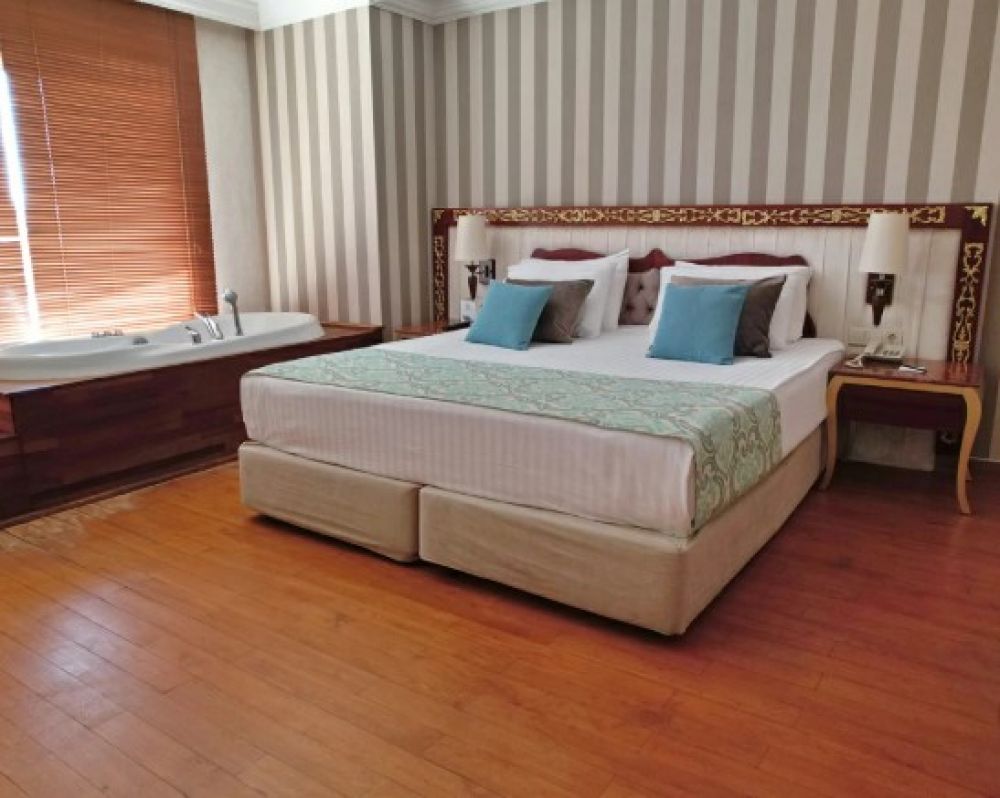 Premier Suite, Asteria Bloom Side 5*