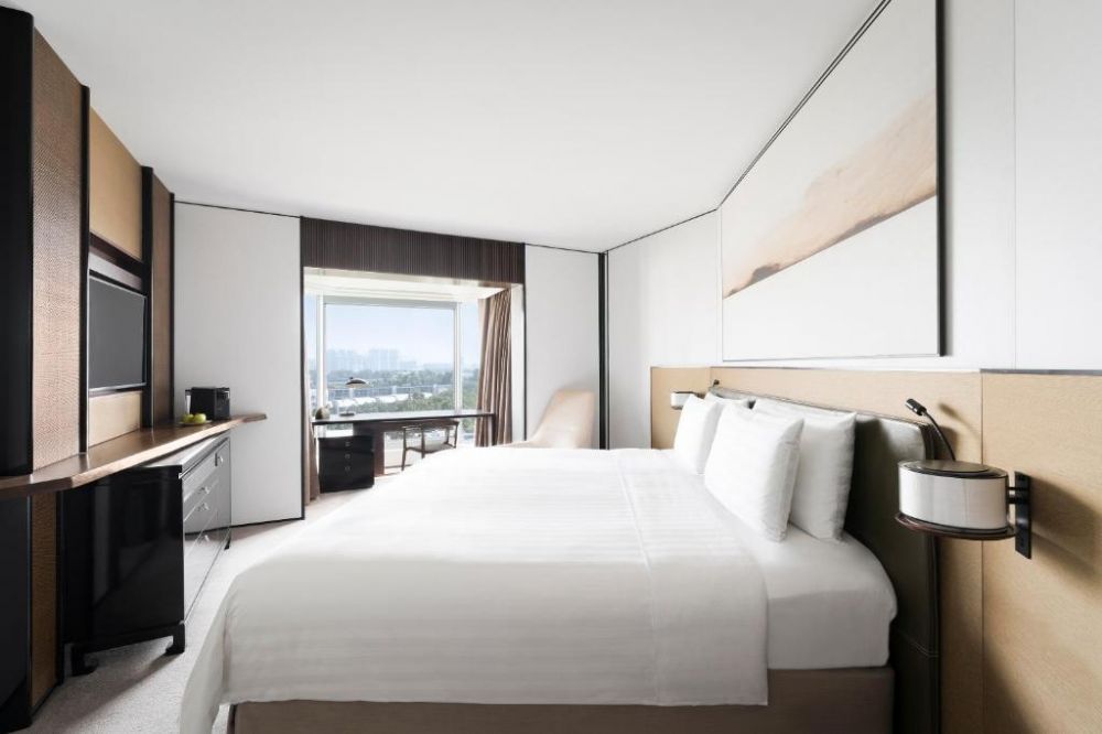 Horizon Club Deluxe Room (Tower Wing), Shangri-La Hotel Singapore 5*