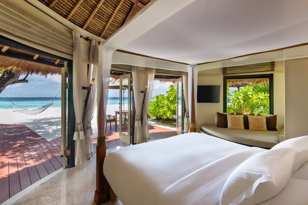 Beachfront Pool Villa, Banyan Tree Vabbinfaru 5*