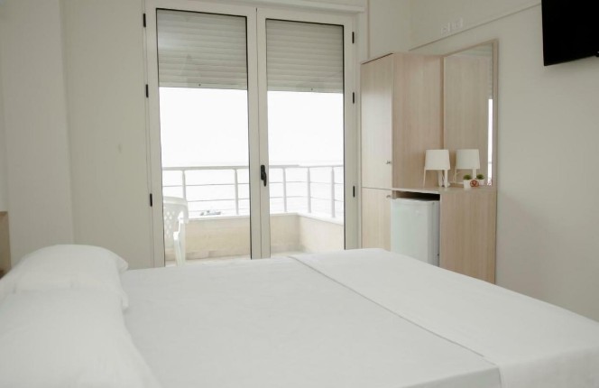 Triple Room, Vala 3*