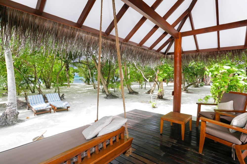 Beach Villa, Medhufushi Island Resort 4*