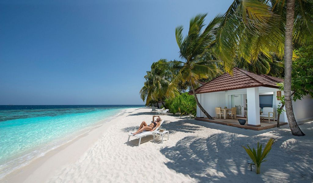 Beach Front Junior Suite, Diamonds Thudufushi Island 5*