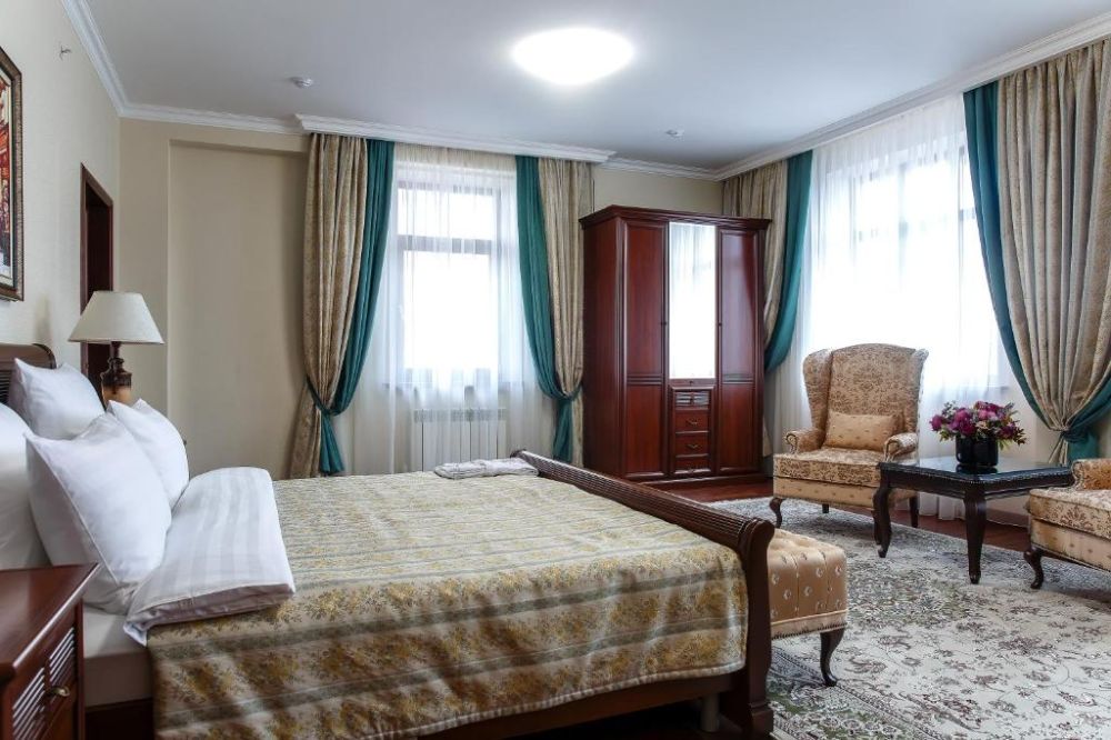 Deluxe, Alanda Hotel & Apartments 4*