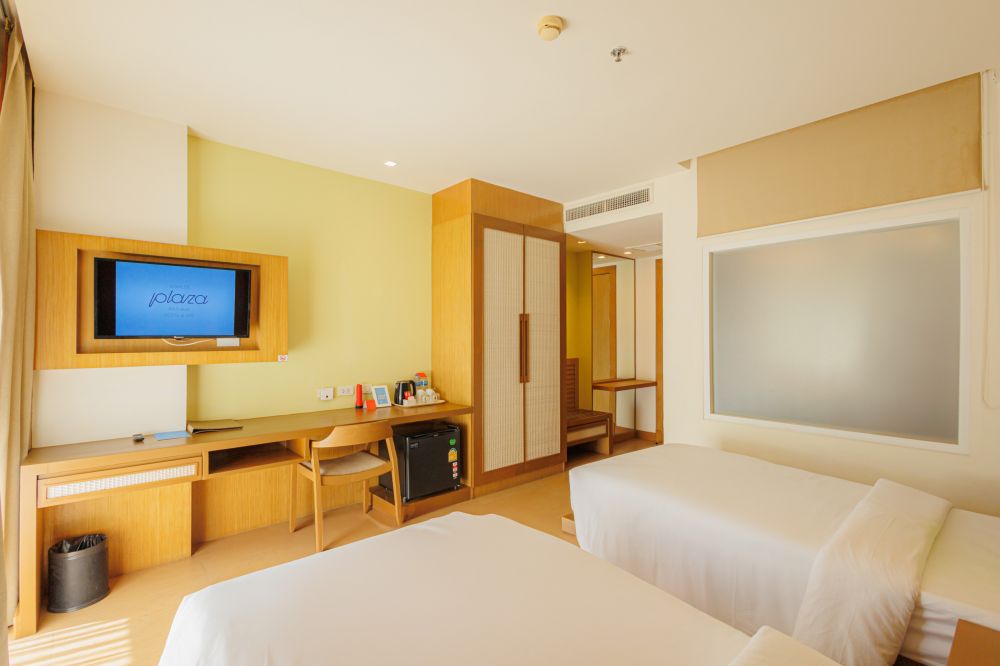 Deluxe City View Room, Ashlee Plaza Patong Hotel & Spa 3+