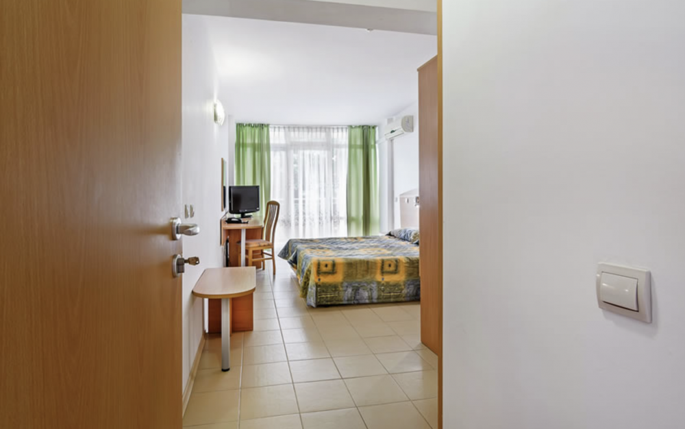 /Double Room, Gloria St. Constantine 3*