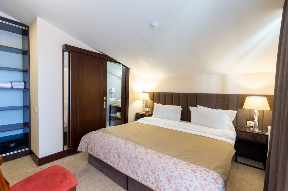 Junior Suite with Terrace, Elea Old Tbilisi 4*