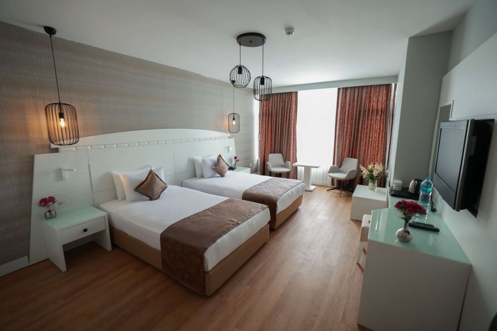 Standard, Nova Plaza Orion Hotel 4*