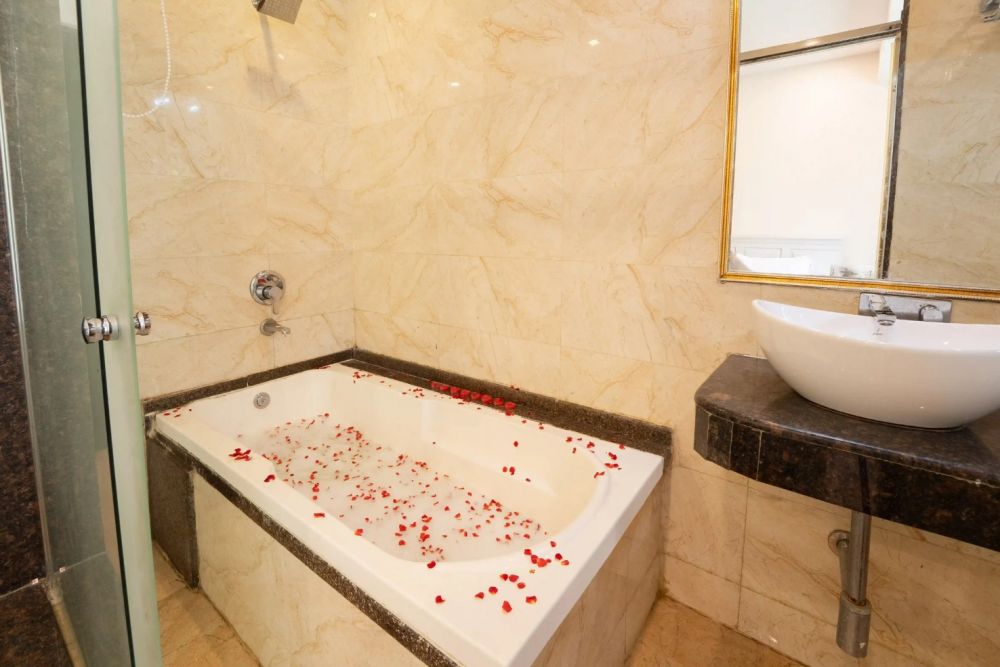 Honeymoon Fantasy Room, Grandeur De Sanchi 4*