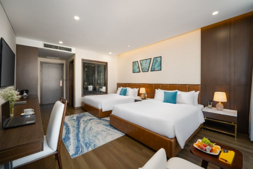 Family Room with Balcony, Golden Lotus Grand Hotel 4*