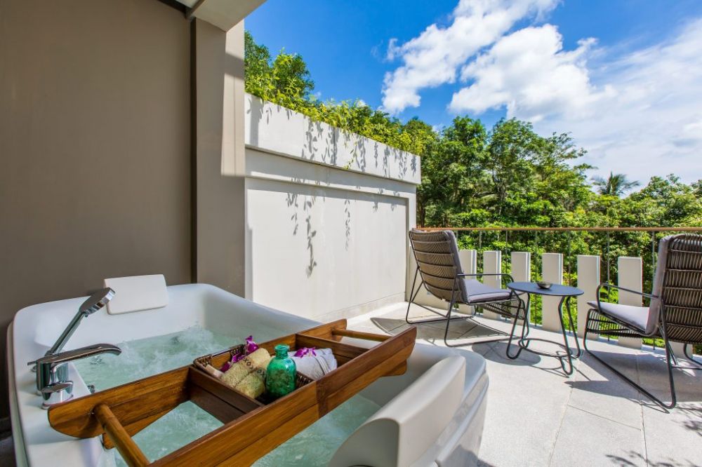 Grand Deluxe Jacuzzi, Fusion Suites Phuket Patong (ex. Mai House Patong Hill) 5*