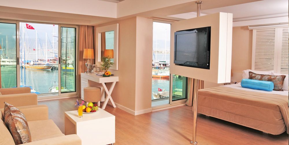 Family room, Alesta Yacht Hotel 