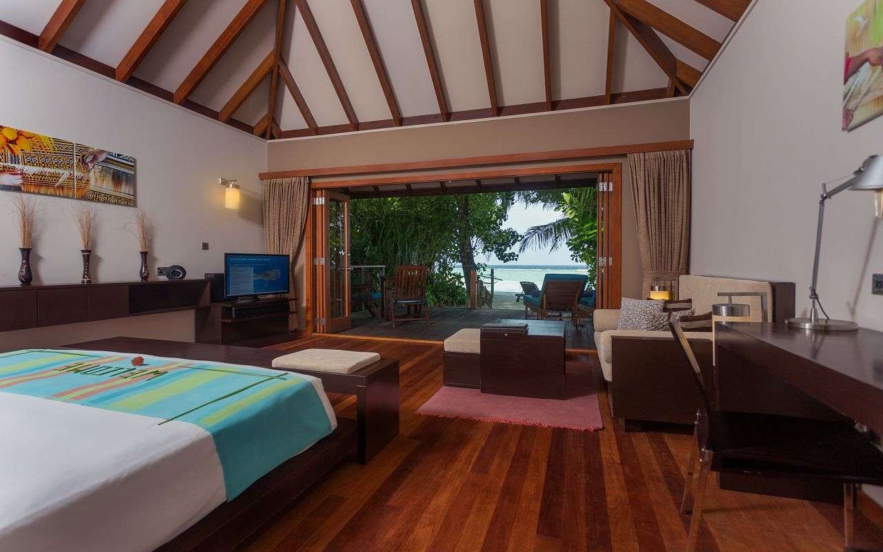 Jacuzzi Beach Villa, Veligandu Island Resort 4*