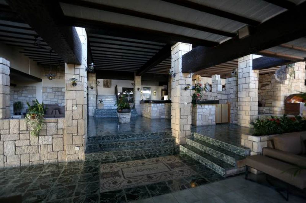 Dionysos Central Hotel 3*