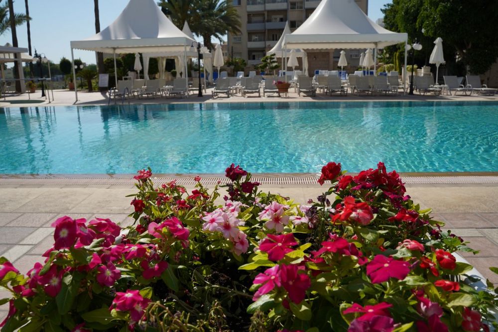 Ajax Hotel 4*