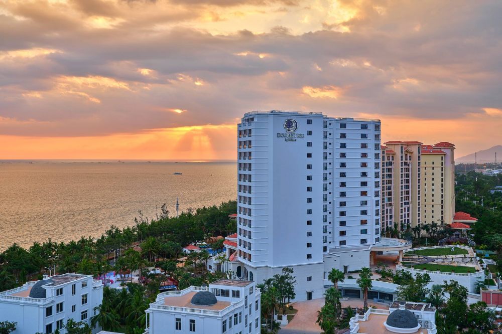 DoubleTree by Hilton Sanya Bay 3*
