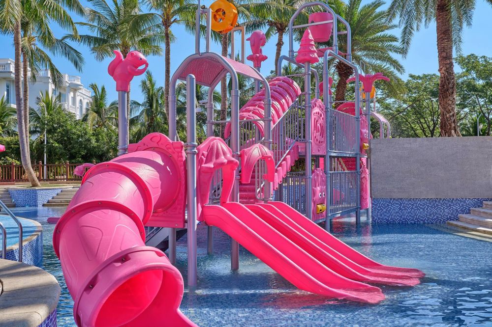 DoubleTree by Hilton Sanya Bay 3*