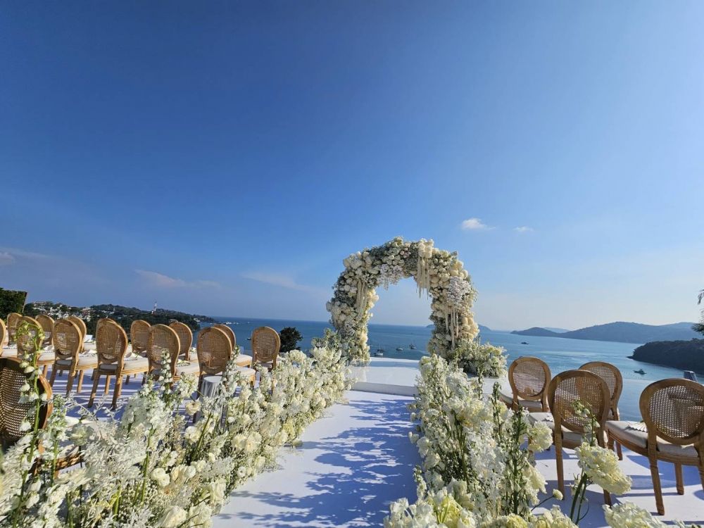 V Villas Phuket 5*