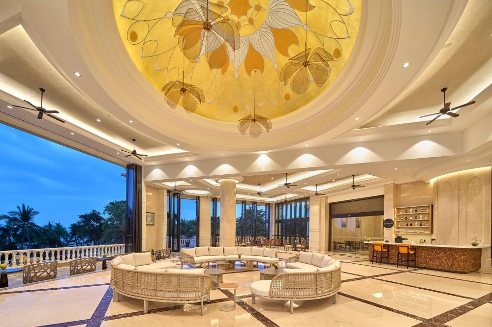 DoubleTree by Hilton Sanya Bay 3*