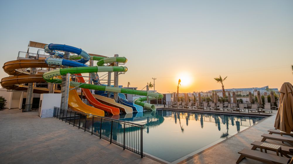 Raxeria Hotel 5*