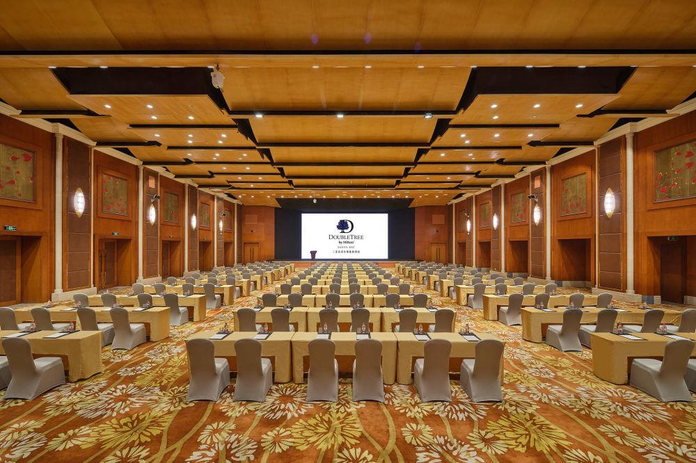 DoubleTree by Hilton Sanya Bay 3*