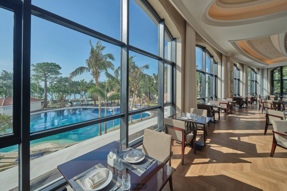 DoubleTree by Hilton Sanya Bay 3*