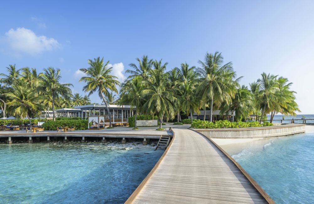 The Halcyon Private Isles Maldives, Autograph Collection (ex. Raffles Maldives Meradhoo) 5*
