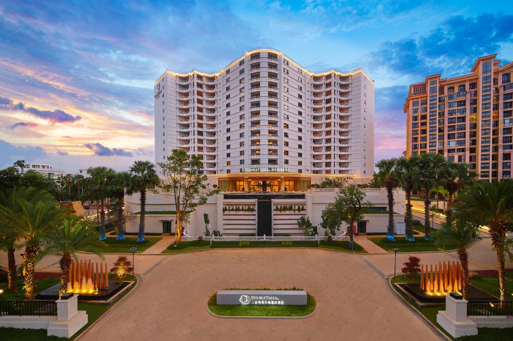 DoubleTree by Hilton Sanya Bay 3*