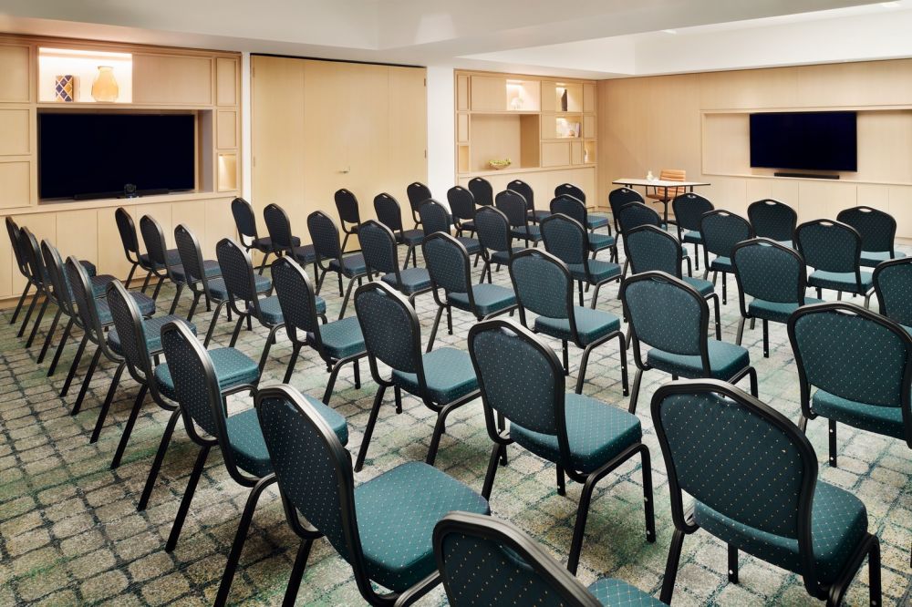 Movenpick Resort Al Marjan Island 5*