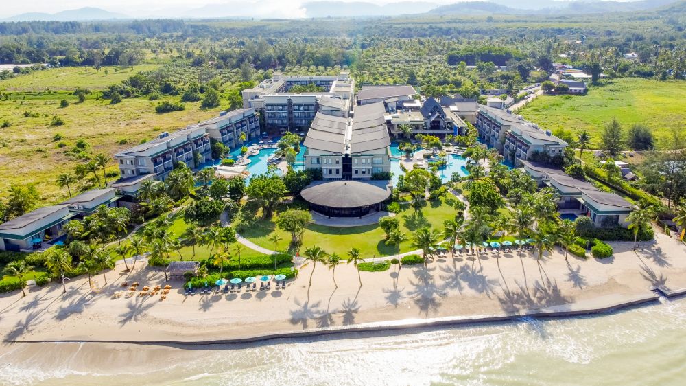 Le Meridien Khao Lak Beach 5*