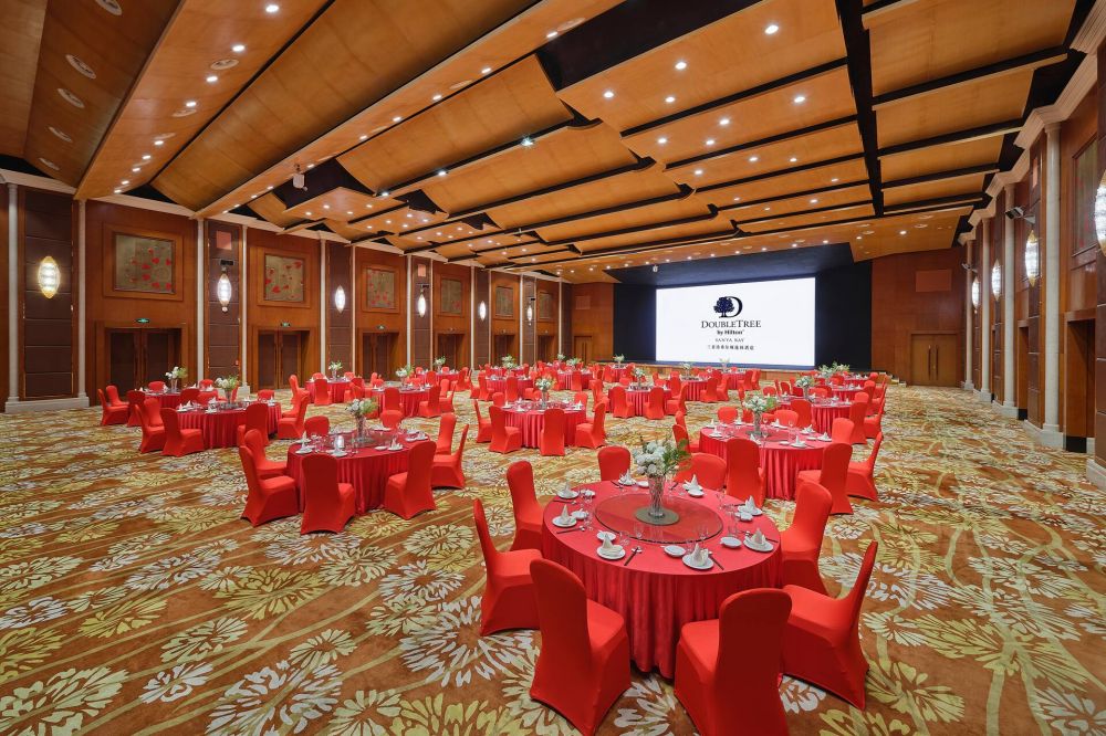 DoubleTree by Hilton Sanya Bay 3*