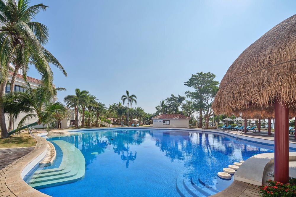 DoubleTree by Hilton Sanya Bay 3*